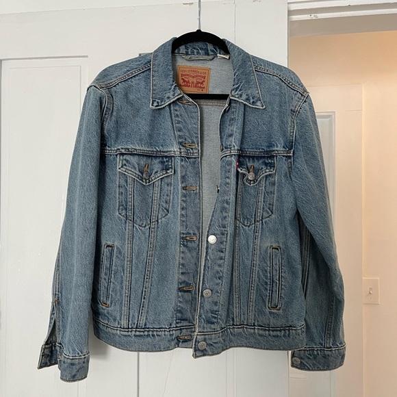 Levi’s Denim Jacket - Picture 3 of 5